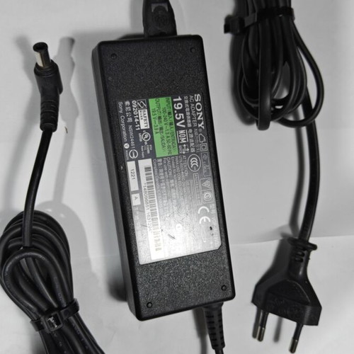 Sony Vaio Laptop Charger VGP-AC19V33 like new, 19.5V 3.9A 75W