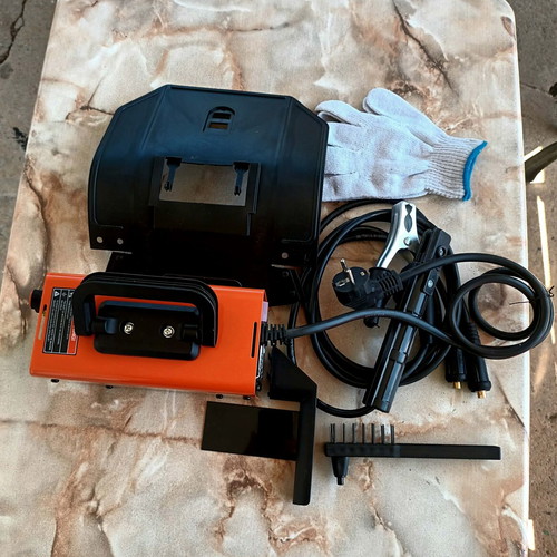 Welding machine 250 amp like new, compact size