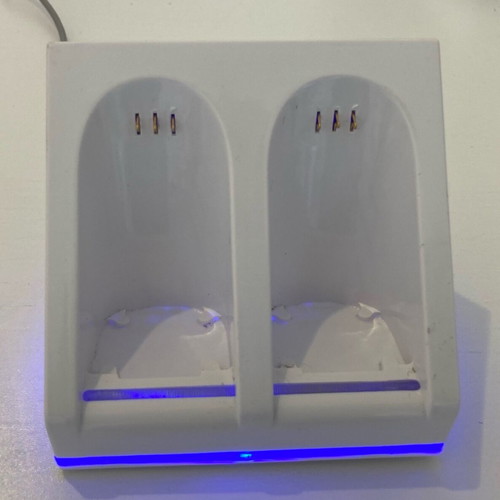 Nintendo Wii Blue Light Charge Station In good condition Price 6 Euros