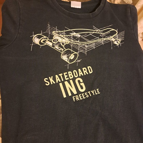 Prenatal sweatshirt used, skateboard print, size 134 cm (8-9 years)