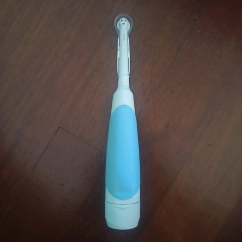 Oral-B electric toothbrush used in very good condition