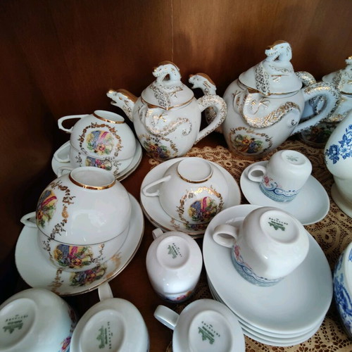 Collectible Porcelain Set Teapot and Cups like new