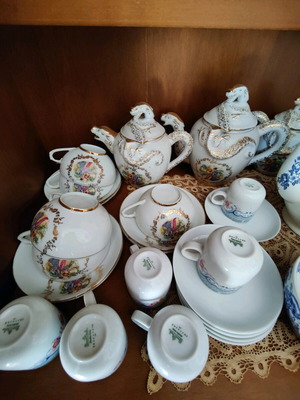 Collectible Porcelain Set Teapot and Cups like new