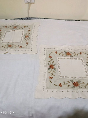 Embroidered table linens like new, set of 2, 37 × 37 cm floral design