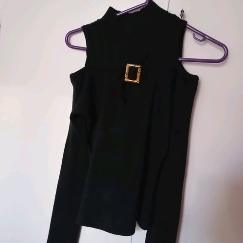 Freestyle blouse black with cut-out shoulder like new