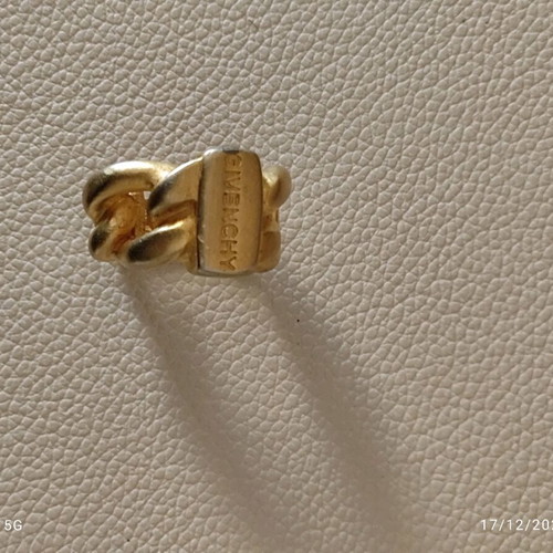 Givenchy clip earring used, gold color