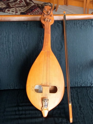 Gandulka like new, traditional Bulgarian handmade lyra