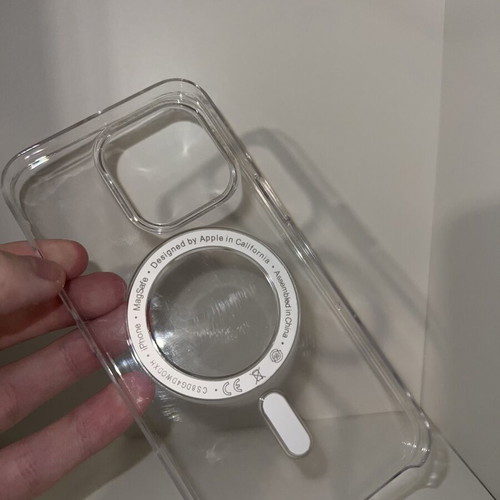 IPhone 13 Pro clear case with magnet