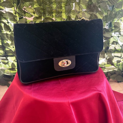 Velvet shoulder bag with gold chain like new, 28x20cm