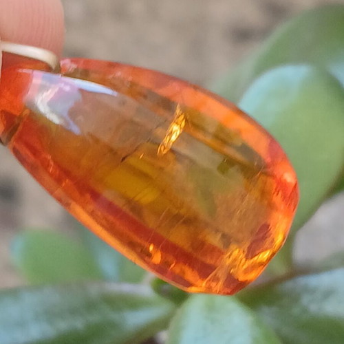 Amber pendant A quality, 3 cm, like new