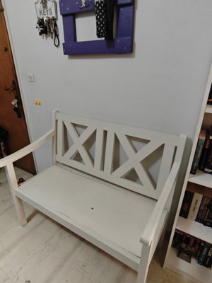 Wooden bench, white with decorative backrest