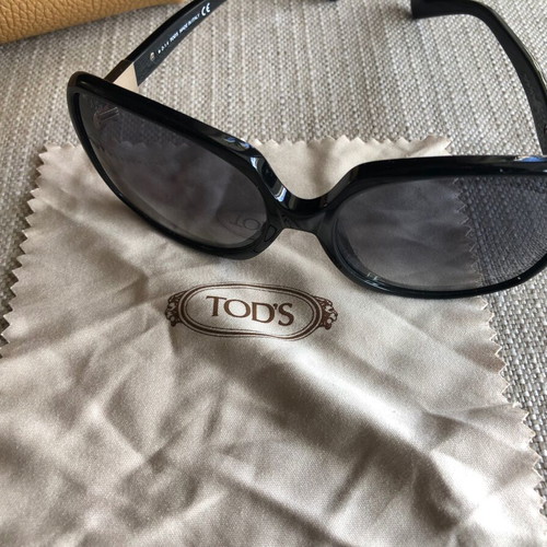 Tod’s sunglasses new, black, square-shaped