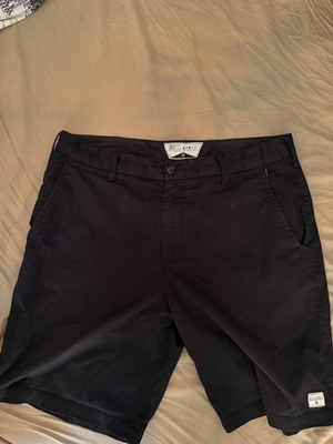 Billabong Bermuda shorts, size 36, black