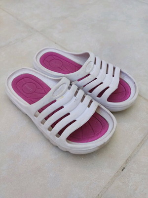 Sliders children's slippers size 30 like new