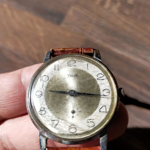 Mechanical wristwatch
