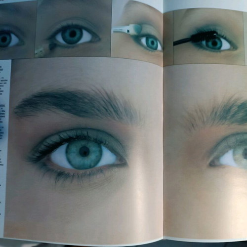 Vogue Beauty Encyclopedia Deborah Hutton like new