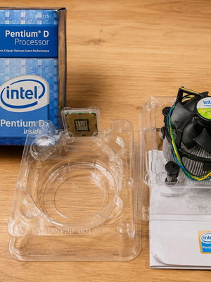 Intel Pentium D 820 processor 2.80 GHz socket LGA775