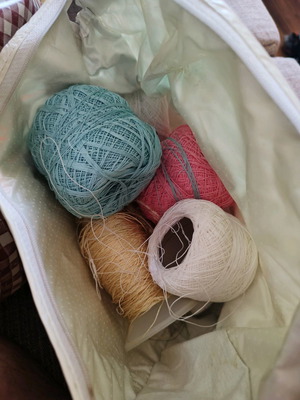 Various threads new, very good quality