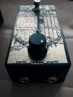 The Key and the Gate Signal Guardian noise gate pedal like new