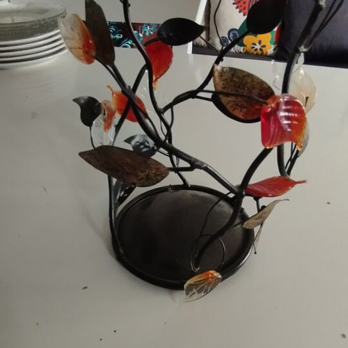 Decorative tealight candle holder with leaves like new
