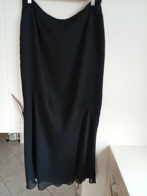 Elegant long skirt black size XL 42 44 like new