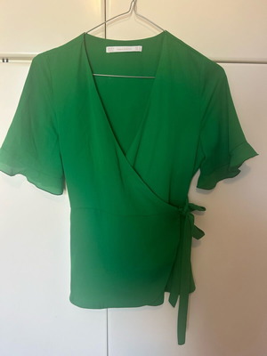 Zara short-sleeve blouse used, green, wrap style