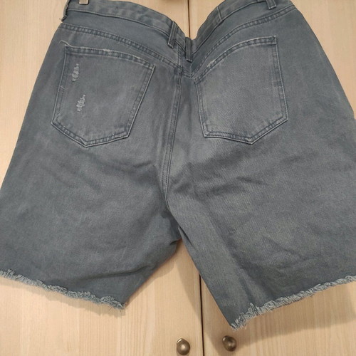 Bermuda shorts like new, straight fit, size 46