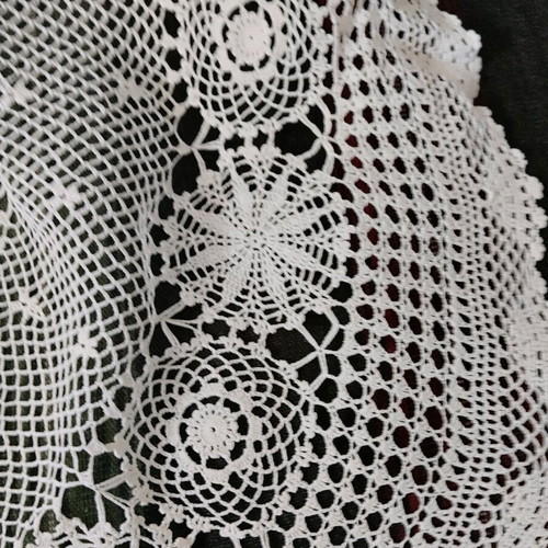 Handmade knitted round tablecloth new, diameter 165x165 cm