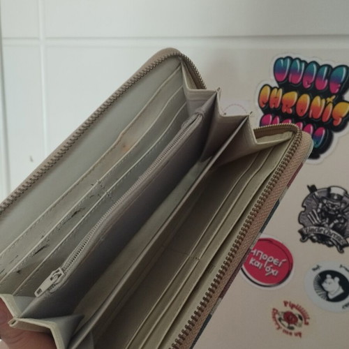 Wallet with England flag used, blue and red