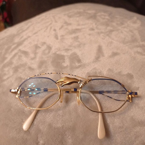 Art line by D. Von Hunuius eyeglasses used, gold-plated collectible