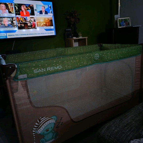 Loreli San Remo Playpen like new with changing table and toys