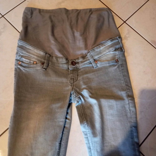 H&M denim jeans with extra fabric for belly coverage, like new, gray