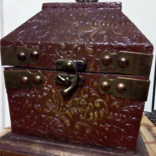 Jewelry box used brown with floral decoration