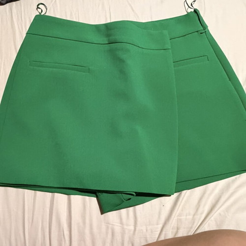 Zara green skort new with tags, size M