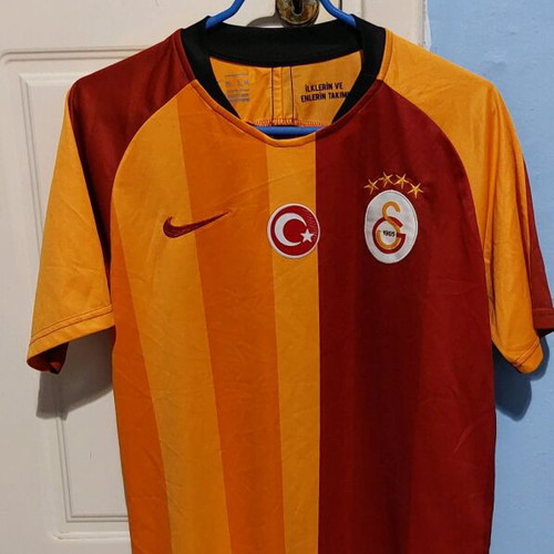 Galatasaray training jersey authentic like new (large)