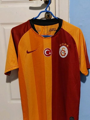 Galatasaray training jersey authentic like new (large)
