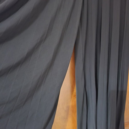 Women's pleated zip culottes new, black one size