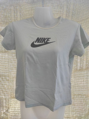 Nike T-shirt small women's and kids'