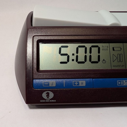 DGT 2010 digital chess clock like new
