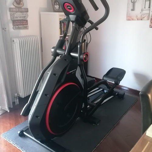 Bowflex BXE226 elliptical machine like new, professional fitness