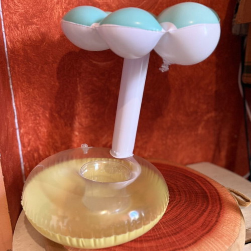 Inflatable flower-shaped pool cup holder