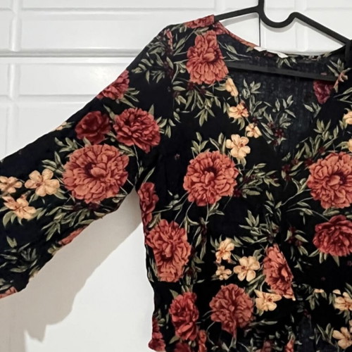 Floral blouse American Eagle used size M multicolor