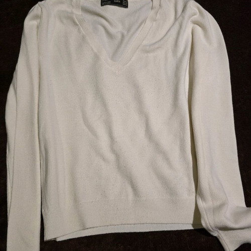 Knitted sweater used medium white