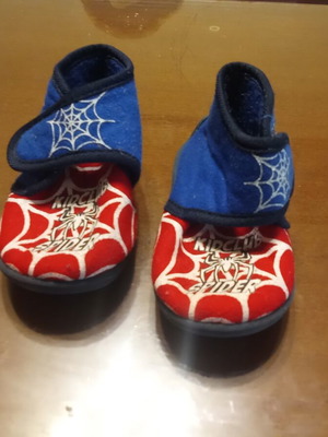Spyderman slippers size 23 like new, lightly used in good condition