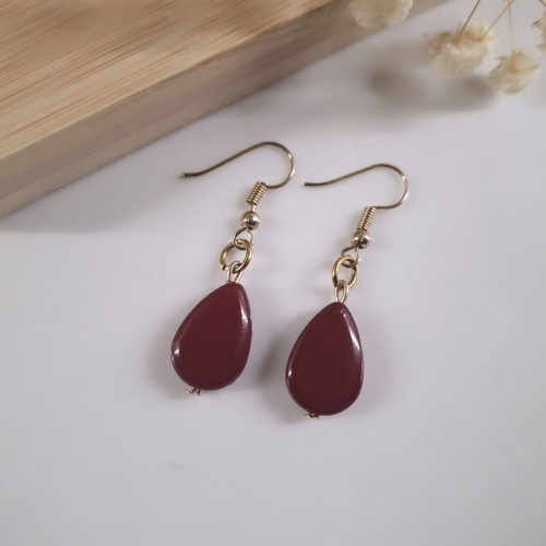 Earrings with hanging glass element new, burgundy and gold color