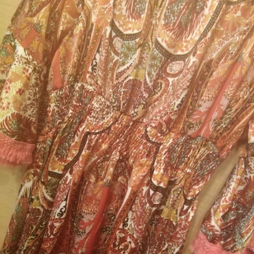 Dress like new, size L/XL, with unique sleeve