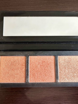Mac Hyper Real Glow Palette μεταχειρισμένη, απόχρωση Shimmy Peach
