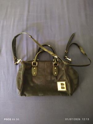 Τσάντα Bally Boston σε Μαύρο Ύφασμα με Λουστρινι Λεπτομέρειες Σαν Καινούργιο