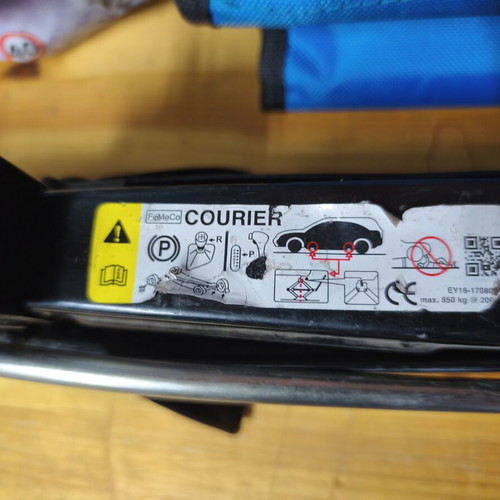 Snow cover used with car accessories gift pack