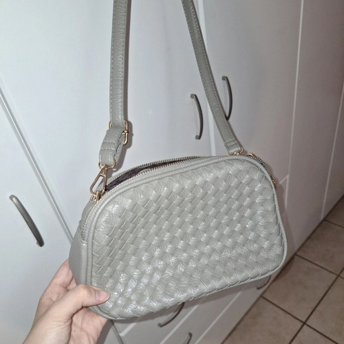 Crossbody shoulder bag like new, gray